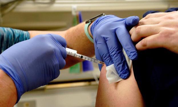 Casi el 80% de andaluces mayores de 12 años tiene la pauta completa de la vacuna