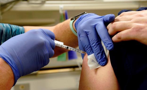 Casi el 80% de andaluces mayores de 12 años tiene la pauta completa de la vacuna