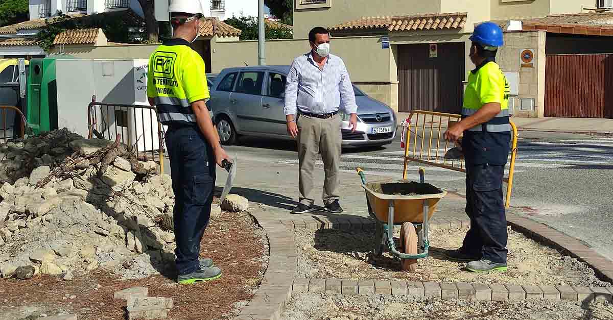 El Ayuntamiento arregla el acerado de acceso a Los Toruños tras finalizar los trabajos