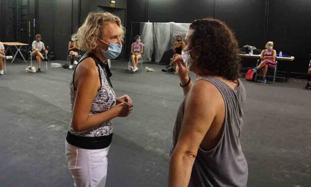 La representación de 'La casa de los crímenes' pone punto y final al taller de comedias de Juanjo Macías