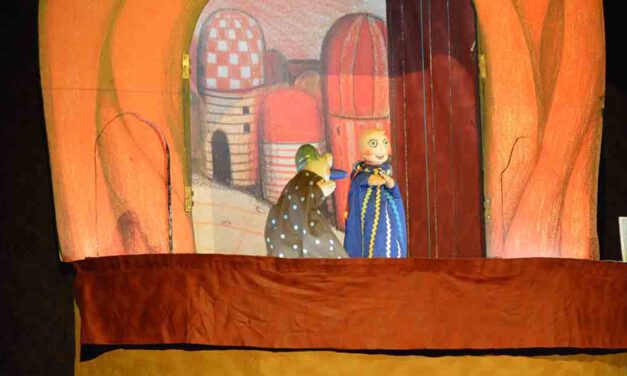 'Garbancito en la barriga del buey', nuevo espectáculo de títeres de este domingo en el patio de San Agustín