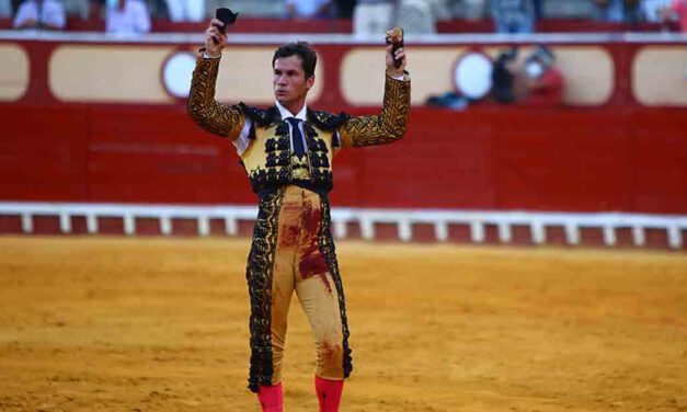 Rotundo triunfo de Daniel Luque y gran faena de dos orejas para Juan Ortega en El Puerto