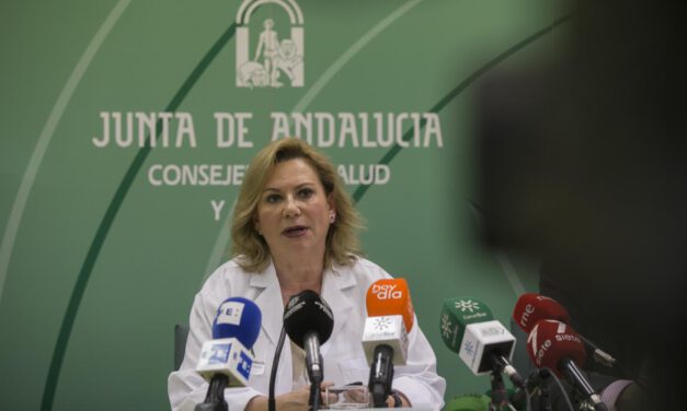 Salcedo confía en que no llegue una sexta ola y sólo haya "rebrotes pequeños"