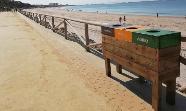 Medio Ambiente instala nuevas isletas de reciclaje en el paseo Blas de Lezo