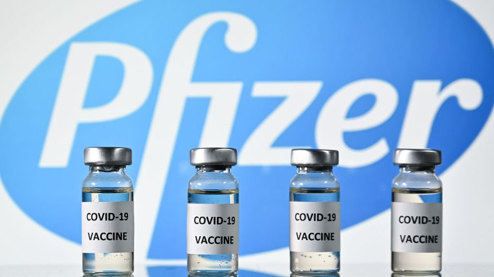 ¿Cuándo será la tercera dosis de Pfizer que recomienda la Agencia Europea de Medicamentos?