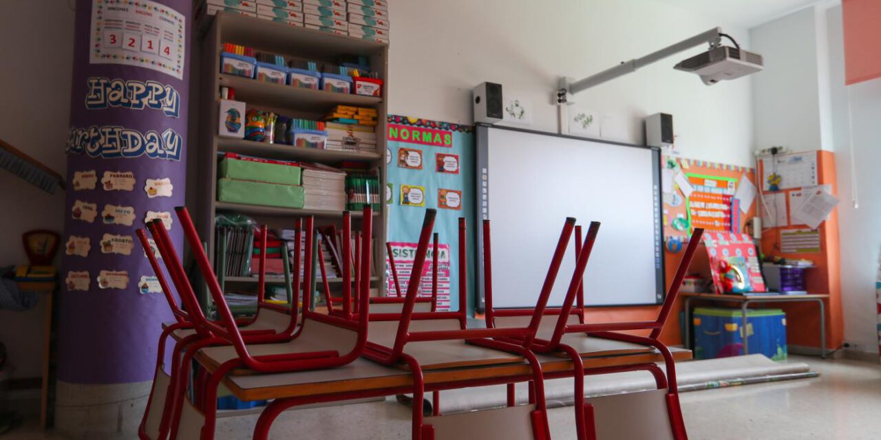 Salud mantendrá "de momento" las mascarillas en los colegios