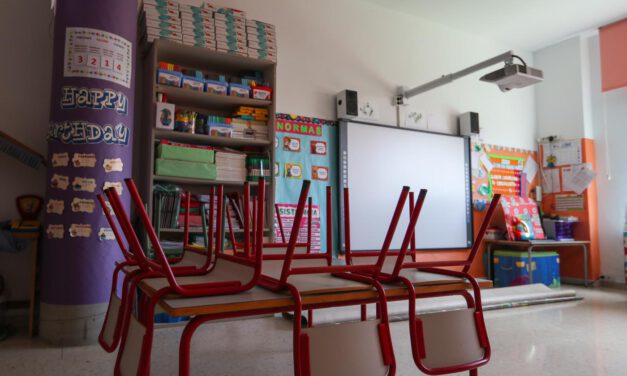 Salud mantendrá "de momento" las mascarillas en los colegios