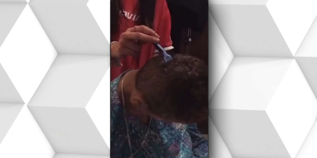 Dos adolescentes queman y afeitan el pelo a una mujer con discapacidad y lo graban en vídeo