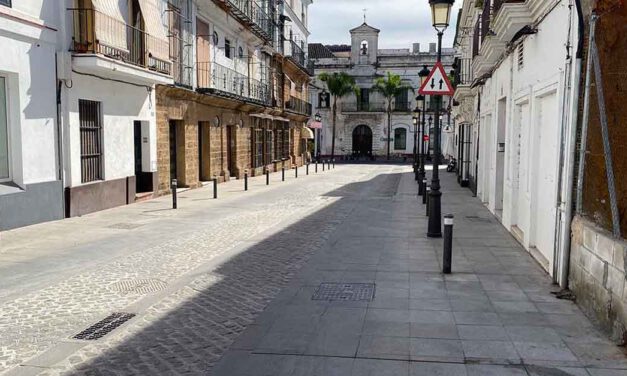 El Ayuntamiento de El Puerto finaliza el arreglo del adoquinado de la calle Palacios