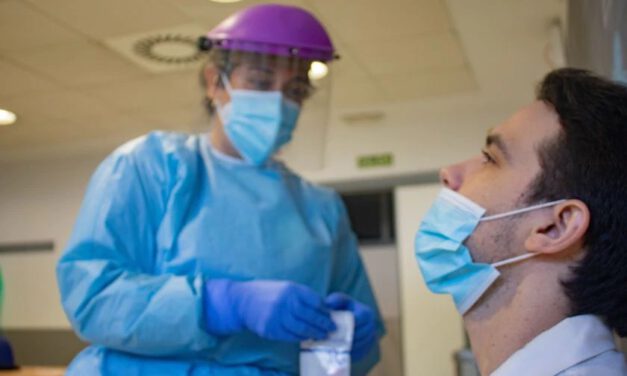 Andalucía no registra casos de la variante ómicron y pide ser "prudentes y no alarmistas"