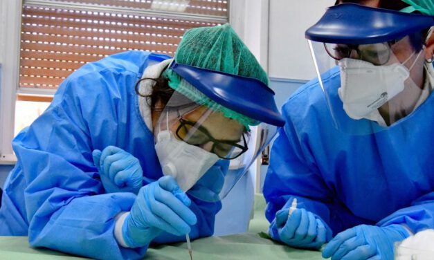 La nueva variante del SARS-CoV-2: una amalgama de 30 mutaciones que preocupan