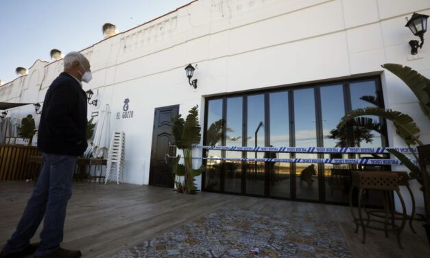 Diez heridos y 200 desalojados al ceder una escalera en un pub de La Carlota