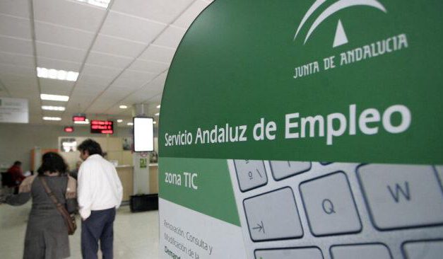 Andalucía lidera la subida del paro con 8.600 desempleados en octubre