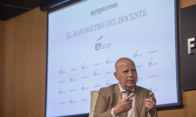 Educación, a expensas de que Salud comunique cuándo comenzará a vacunar a menores de 12