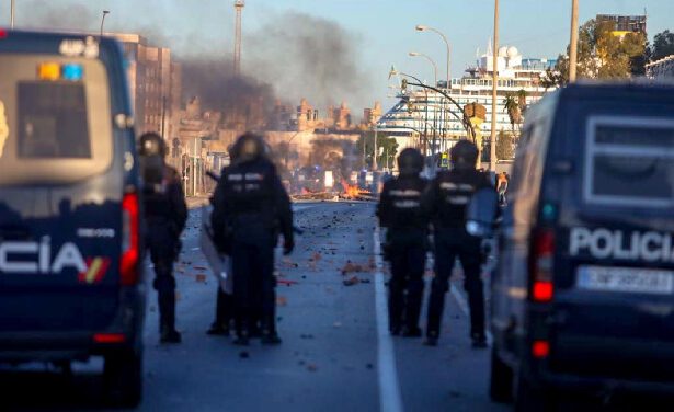 Patronal y sindicatos retoman el diálogo para acordar el convenio del metal