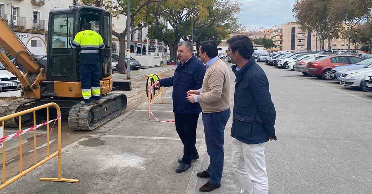El Ayuntamiento inicia las obras para renovar el acerado en el entorno de la Plaza de Toros