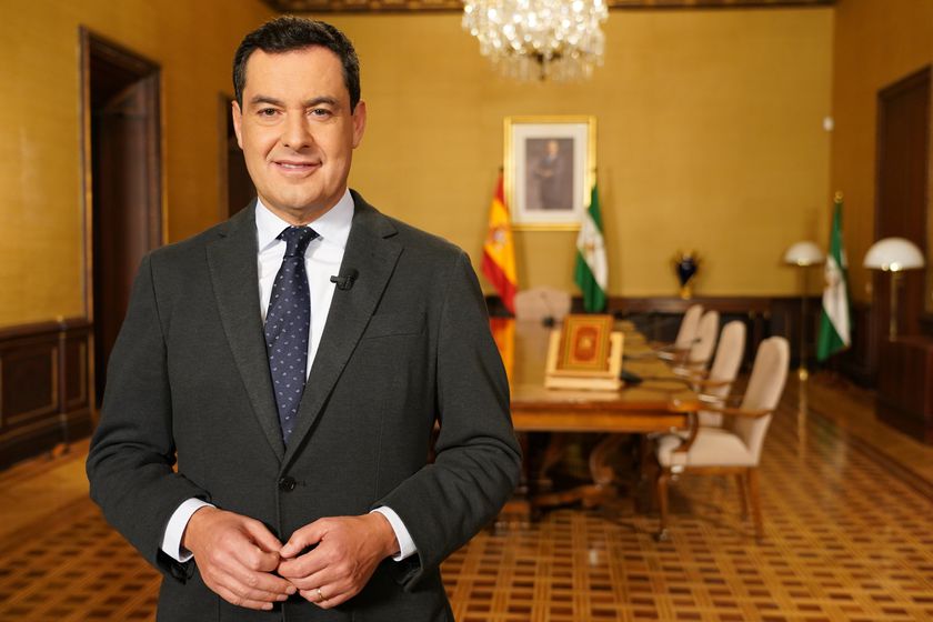 Juanma Moreno insta a celebrar la Constitución "con orgullo"