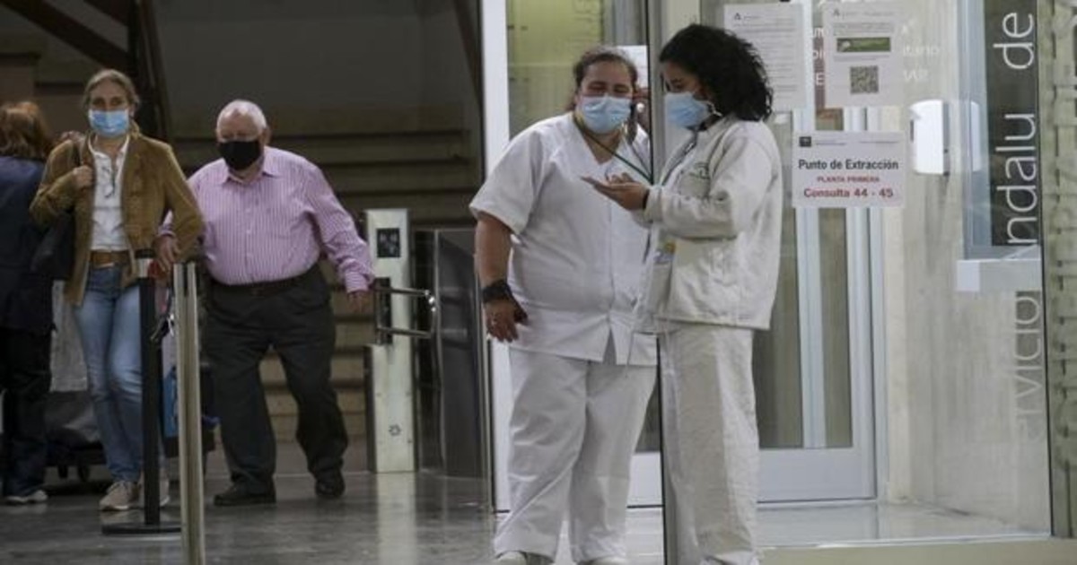 Andalucía implanta el pasaporte Covid para visitar hospitales y residencias