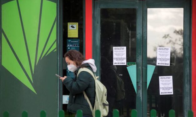 Más de 300 empleados se apuntan al ERE de Unicaja en las primeras 24 horas