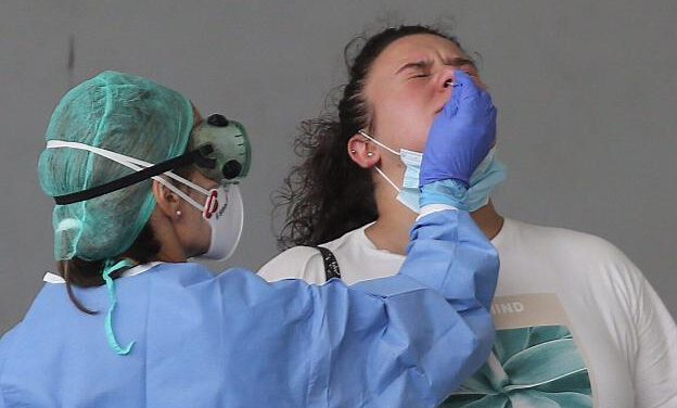 Más de la mitad de los andaluces, en municipios con tasa Covid-19 superior al riesgo medio