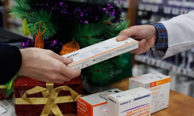 Farmacias afirman que el precio de los test de antígenos viene "doblado en origen"