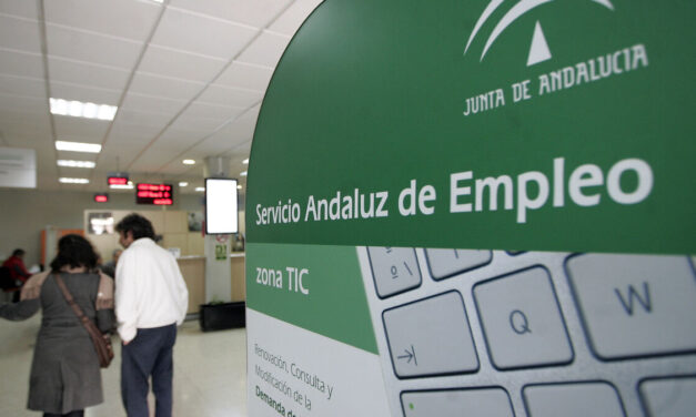 El paro en Andalucía bajó en noviembre un 1,13%, hasta las 800.248 personas