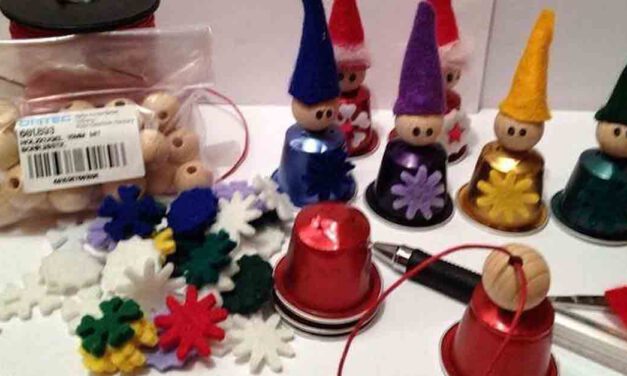 La ERACIS desarrolla en Sudamérica un taller de Manualidades Navideñas con material reciclado