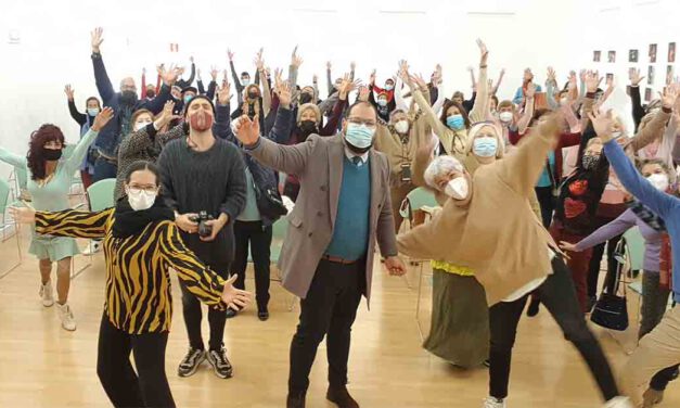 Una original exposición fotográfica pone el broche de oro a los Talleres de Teatro de Barrio 2021