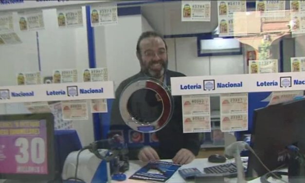Un lotero de Almería esconde 20 décimos de El Gordo en el barrio