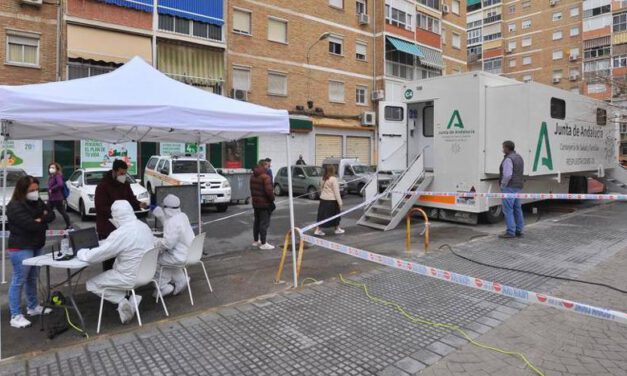 Más de 1,8 millones de andaluces viven en los 190 municipios con una tasa superior a 2.000