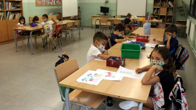 Los pediatras recomiendan la retirada definitiva de las mascarillas en las escuelas