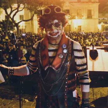 David "Carapapa” junto a “Los Indomables” pregona el Carnaval de El Puerto