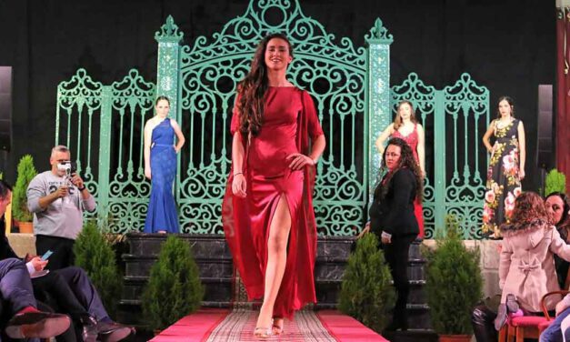 El Monasterio de La Victoria abre sus puertas para acoger la Gala de Elección de Coquineras del Carnaval