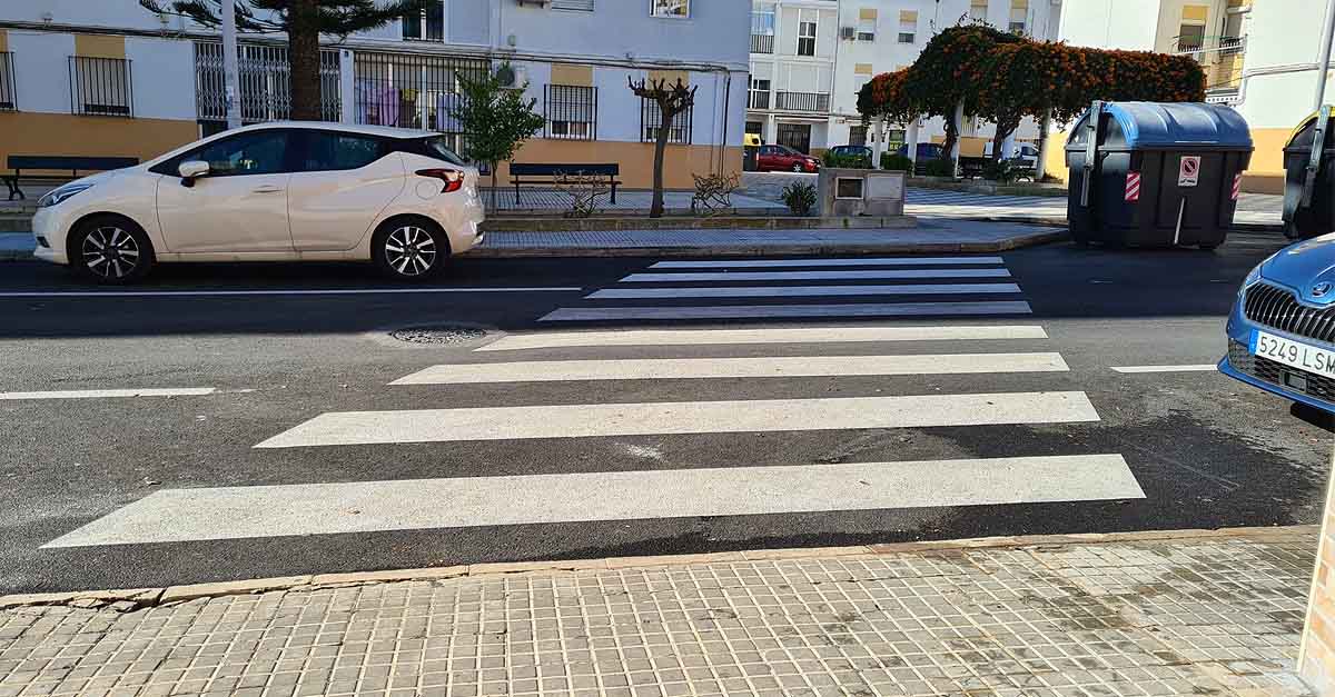 Curro Martínez continúa de chapuza en chapuza, de nuevo con los pasos de peatones