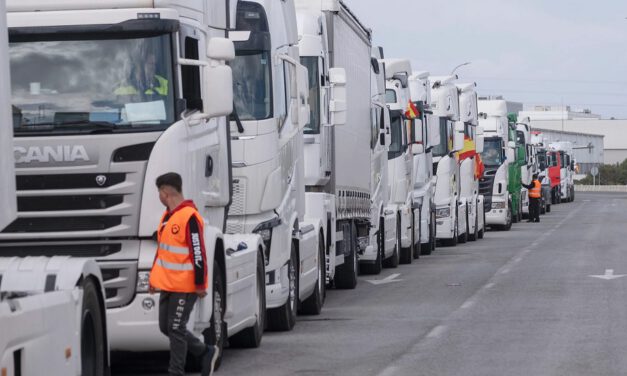 Las empresas andaluzas de transporte por carretera "están pensando también" en parar