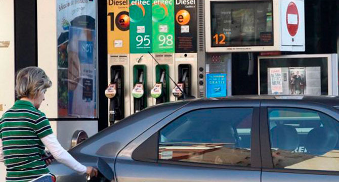 El gasóleo supera los dos euros en más de un centenar de gasolineras