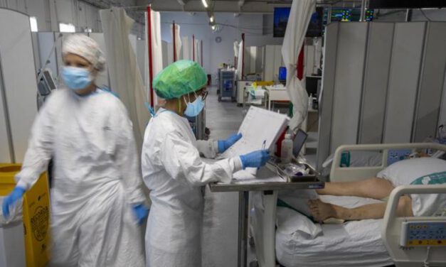 Andalucía sube en 38 hospitalizados hasta 690 y en tres pacientes en UCI hasta 90