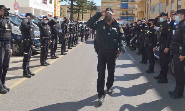Agentes de la Comisaría de El Puerto rinden homenaje al policía José Carmona