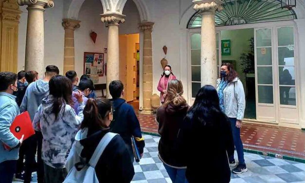 Alumnos del IES Pintor Juan Lara visitan el Museo Municipal