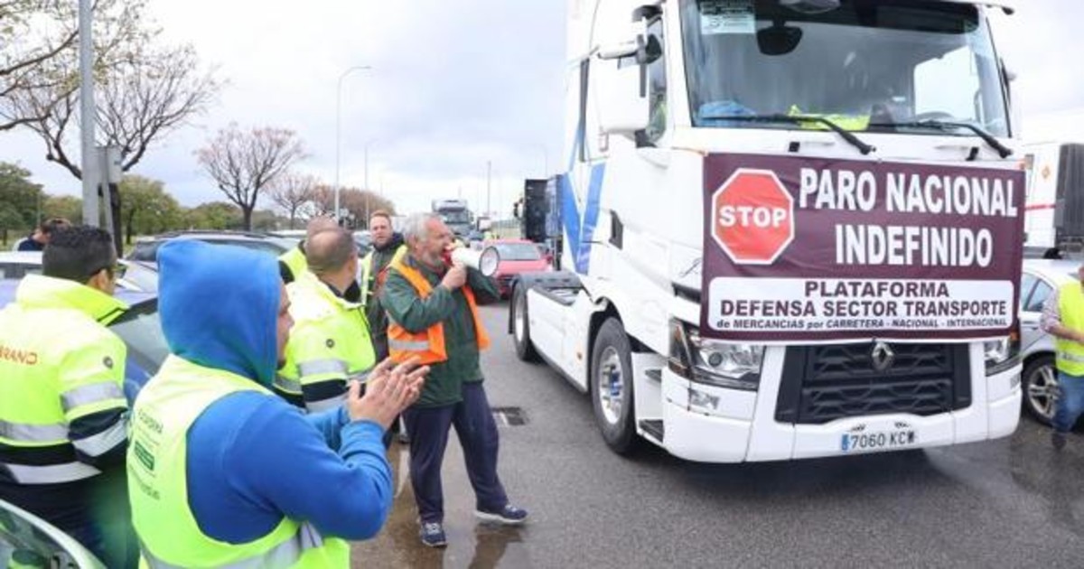 La Junta vincula la subida del paro con la huelga de transporte
