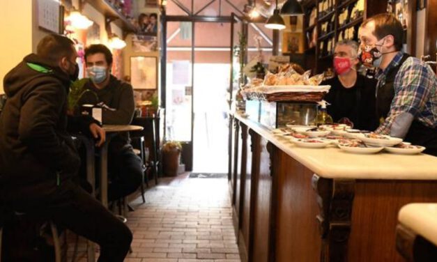 El Consejo de Ministros aprueba este martes el fin del uso de mascarilla en interiores