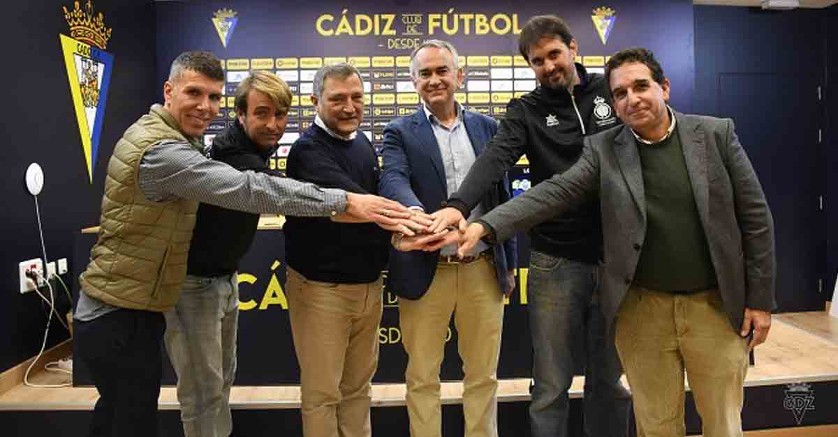 El Cádiz Club de Fútbol y el Trasmallo Fútbol Club de El Puerto firman un convenio de colaboración