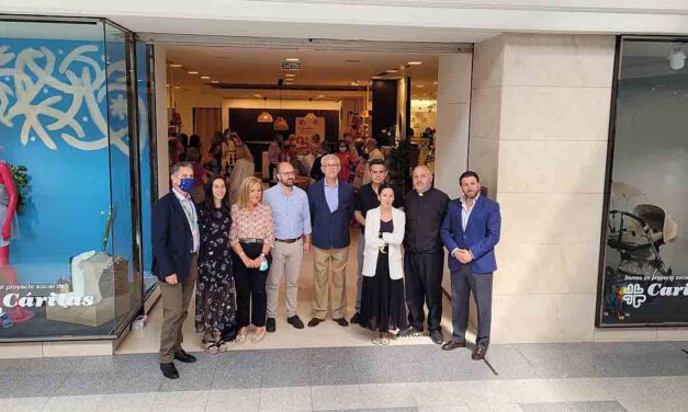 El Paseo cede un espacio a Cáritas para fomentar el empleo de personas en riesgo de exclusión social