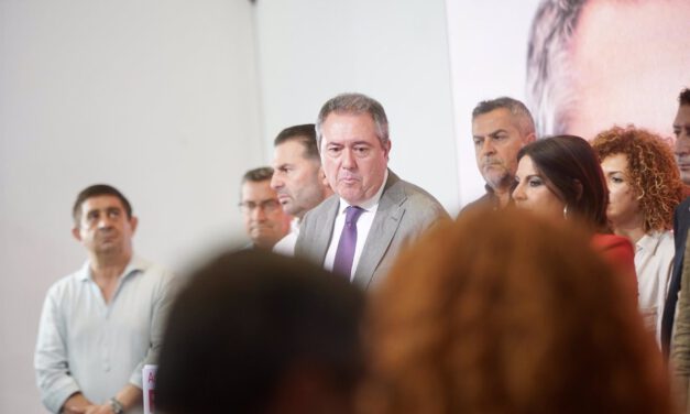Juan Espadas anuncia que Susana Díaz continuará como senadora