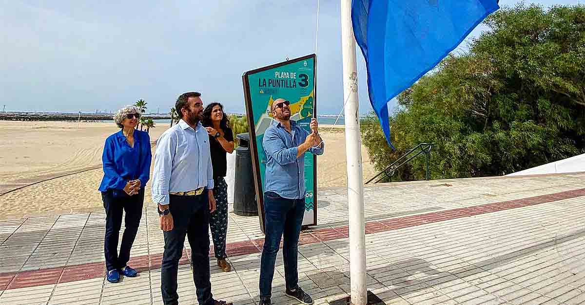 El Puerto iza sus banderas azules, símbolo de garantía de calidad de sus playas