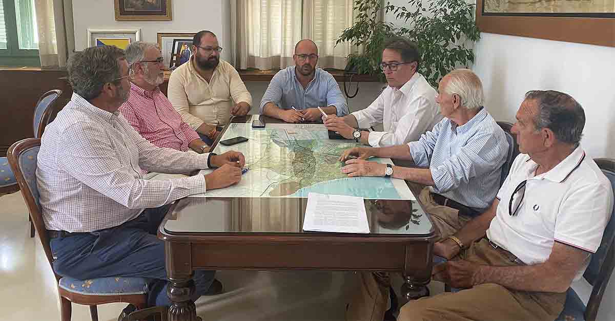 Beardo se reúne con los empresarios de El Puerto para abordar el presente y el futuro de la ciudad