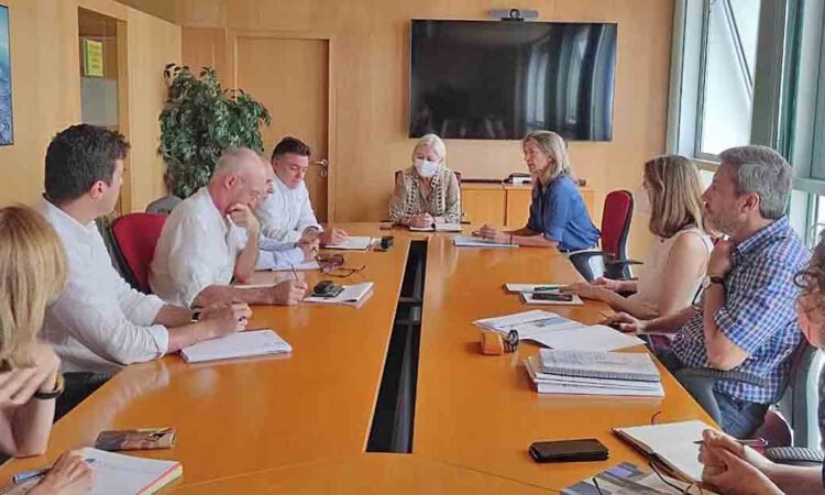 Junta y Ayuntamiento de El Puerto mantienen una reunión para avanzar en el PGOM