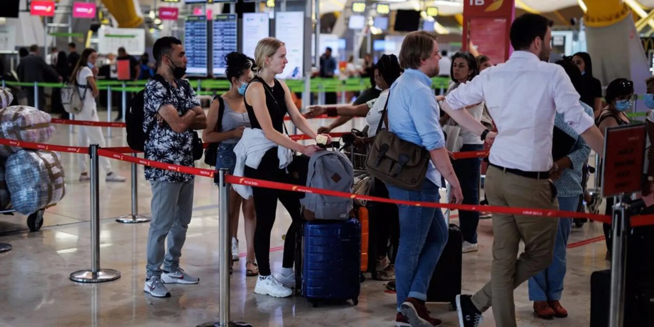 17 vuelos con retrasos en los aeropuertos de Málaga y Sevilla por la huelga en Ryanair
