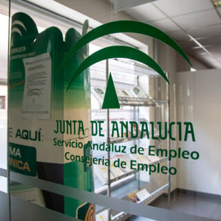 El desempleo baja en 2.263 personas en Andalucía en julio