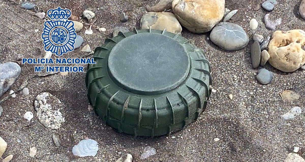 Desactivan cuatro artefactos explosivos potencialmente peligrosos en Almería